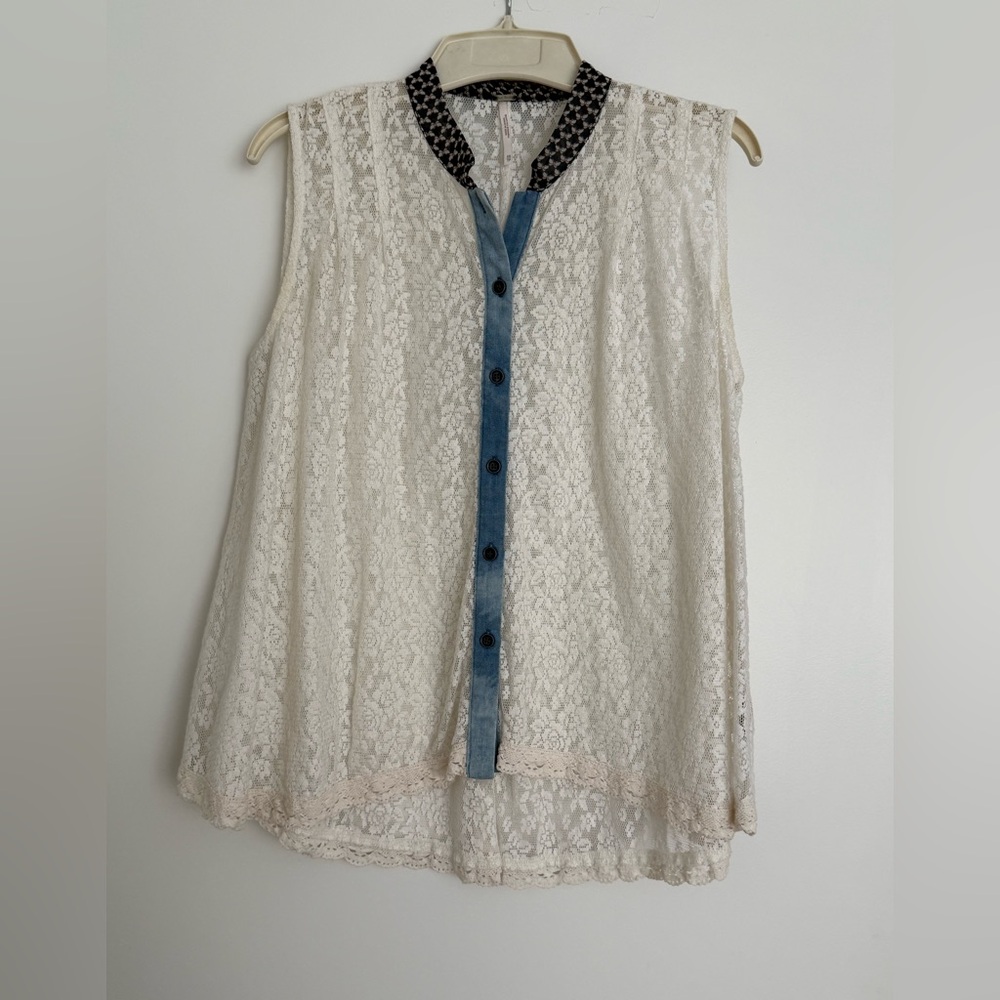 Free People Cream Lace Sleeveless Button-Front Top with Black Contrast Collar
